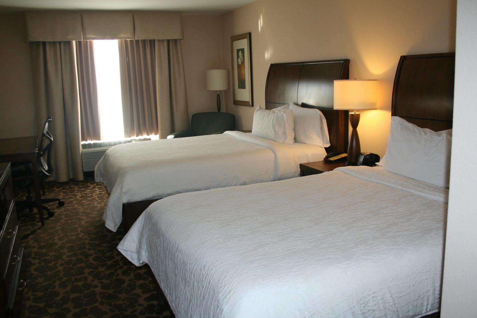 Hilton Garden Inn Charlotte/Конкорд Екстер'єр фото